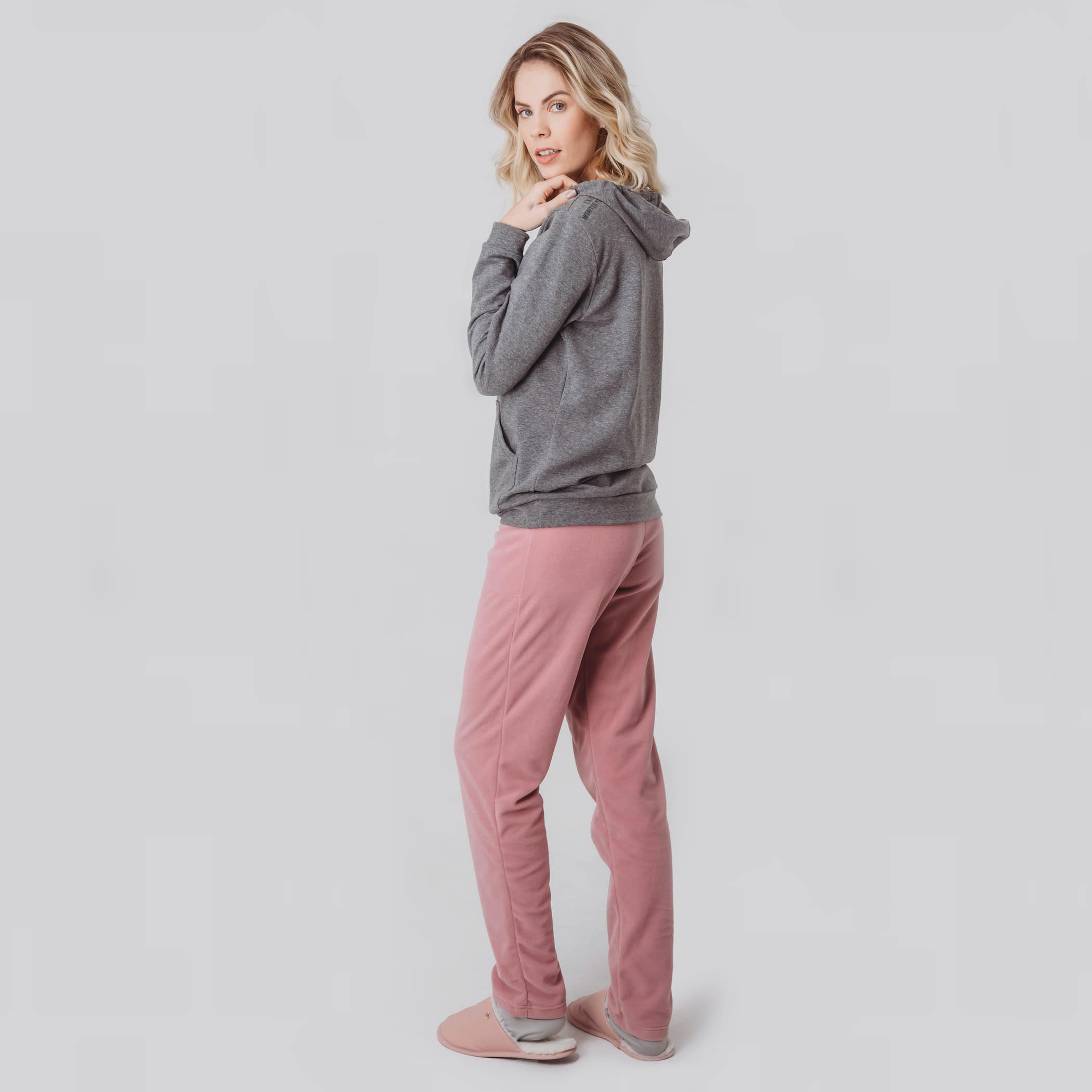 Blusa Moletom Feminino Winter Moments com Capuz Canguru