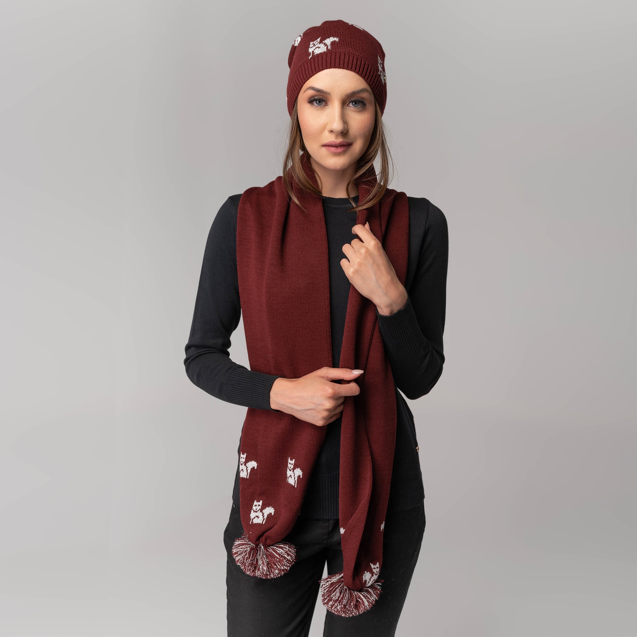 Cachecol Feminino Shiny Snow Fox Pompom Tricô Premium