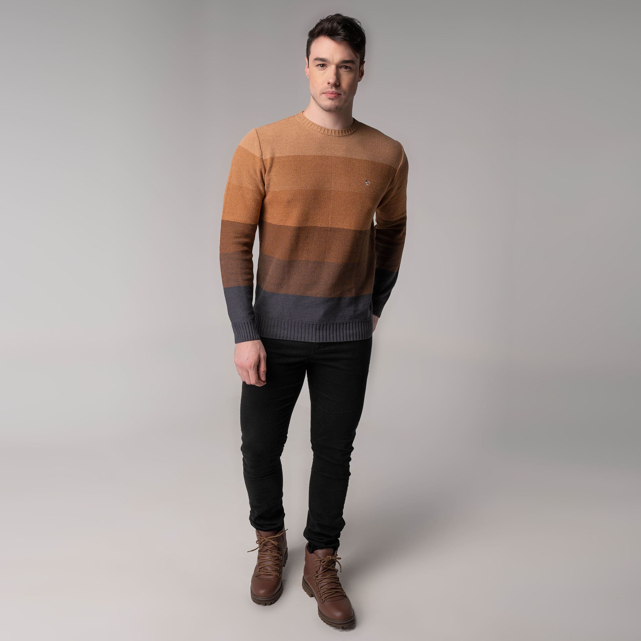 Suéter masculino em tricô degradê Manchester gola redonda