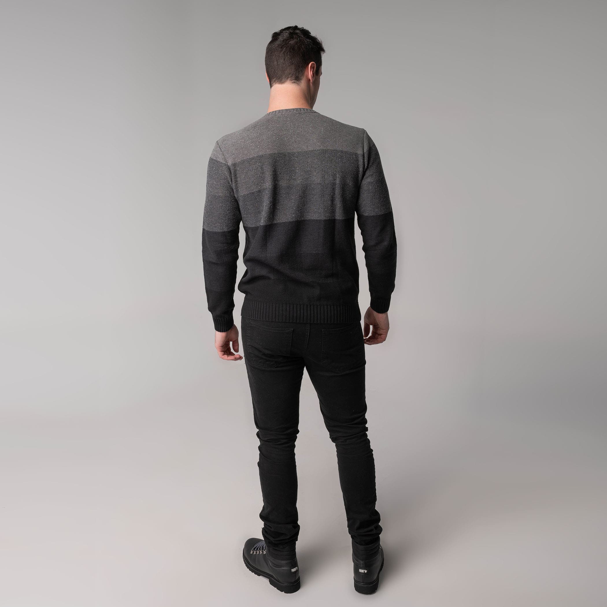 Suéter masculino em tricô degradê Manchester gola redonda