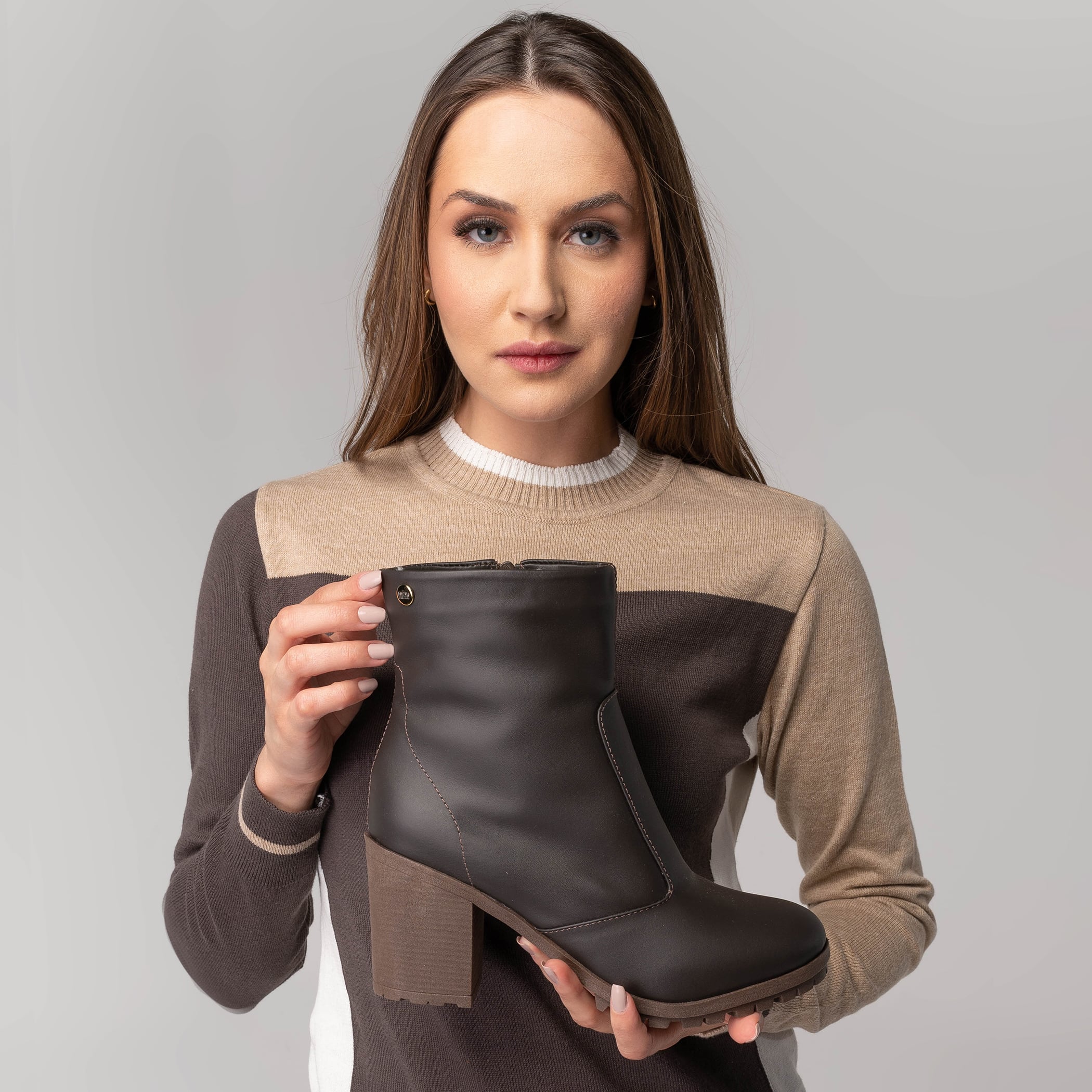Bota Feminina Routine Clean Boot Forrada em Lã Sintética Ref.:23007