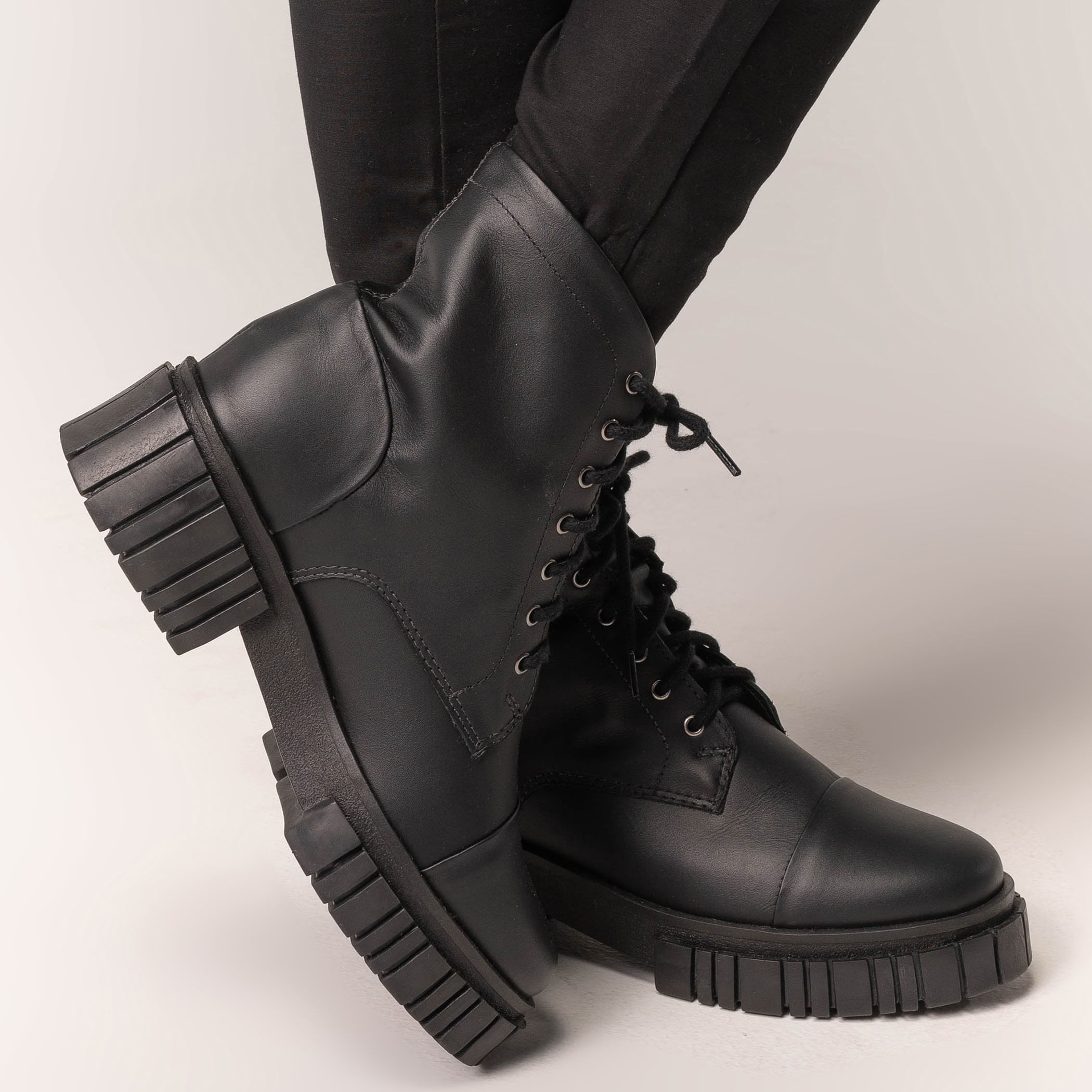 Bota feminina forrada em lã sintética Tractor Lace Ref.:22807