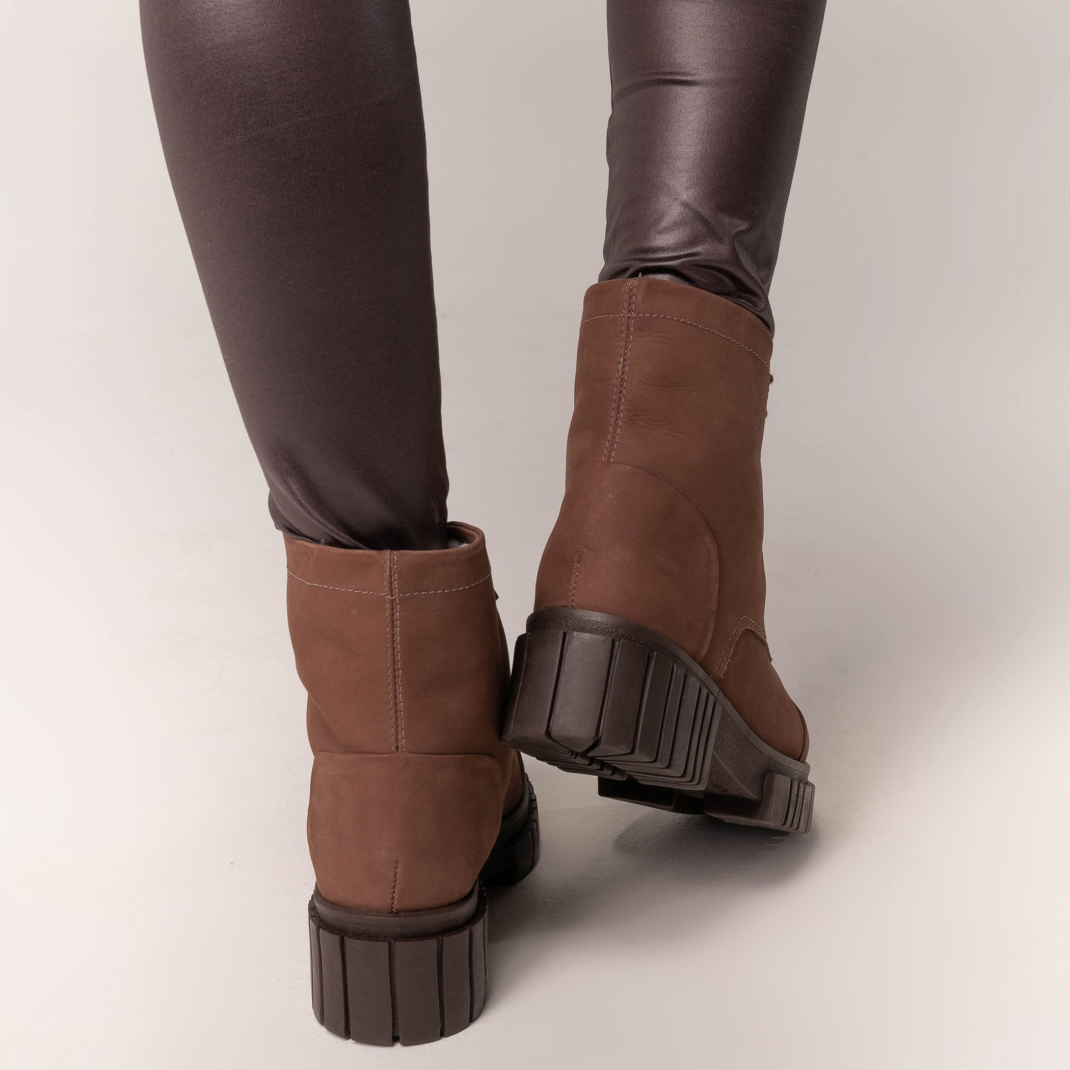 Bota feminina forrada em lã sintética Tractor Lace Ref.:22807
