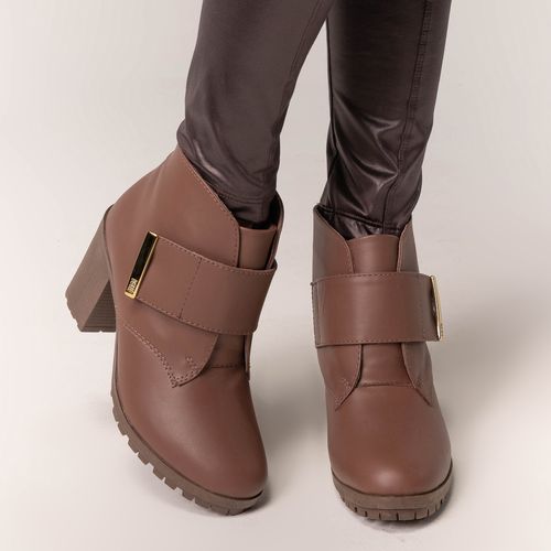 Bota feminina Routine Belt Boot forrada em lã sintética Ref.:23001
