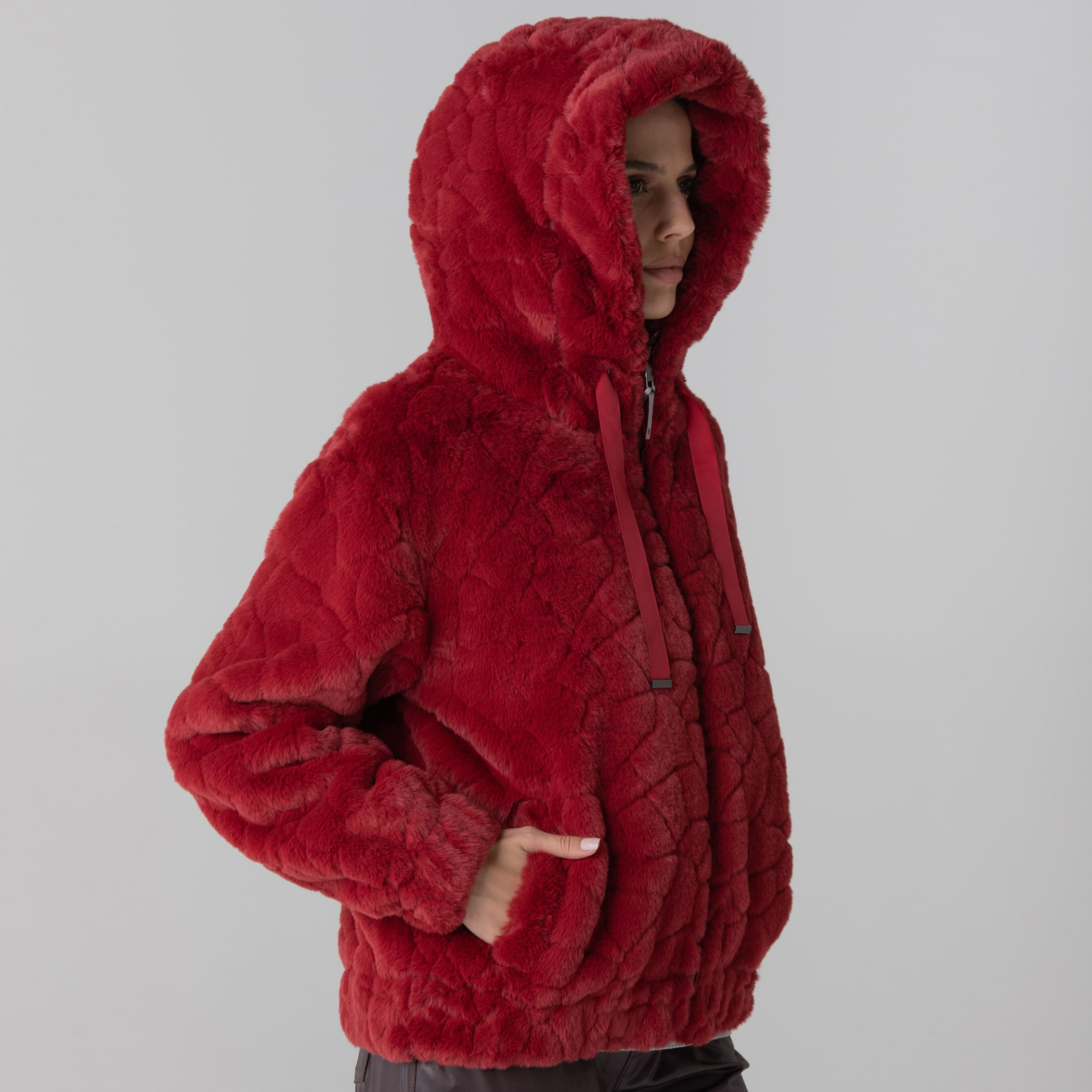 Jaqueta feminina bomber teddy Bienna de pelo texturizado