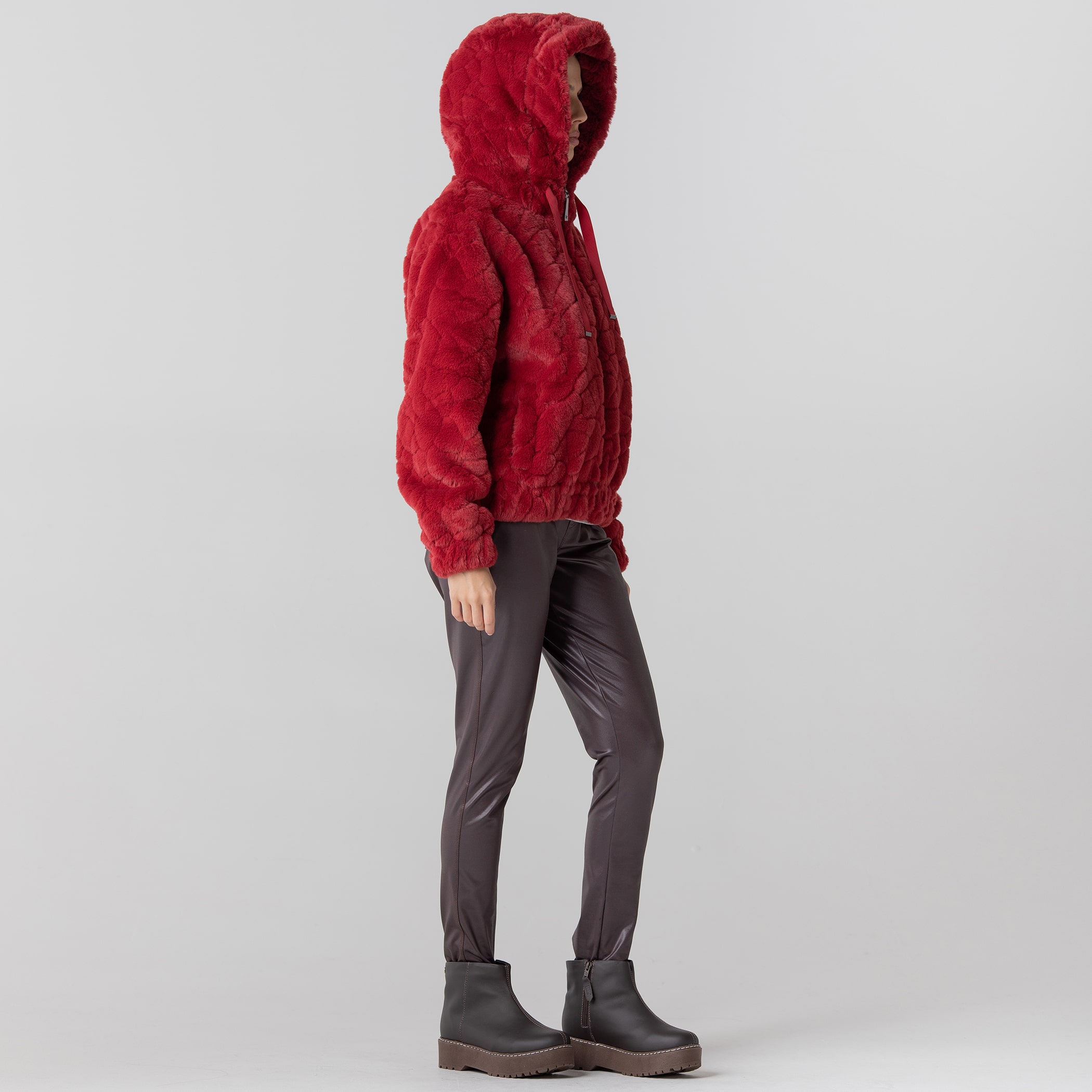Jaqueta feminina bomber teddy Bienna de pelo texturizado