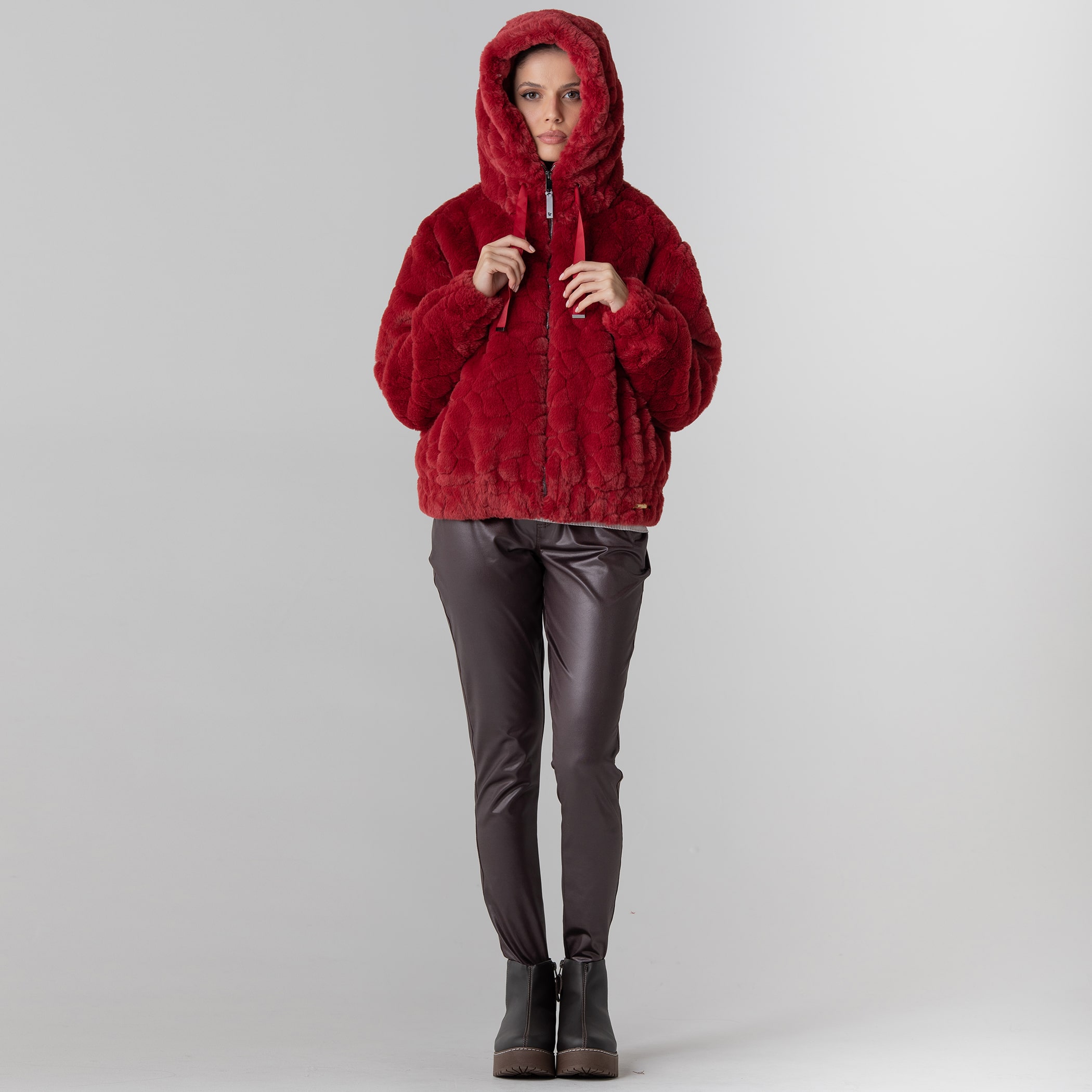 Jaqueta feminina bomber teddy Bienna de pelo texturizado