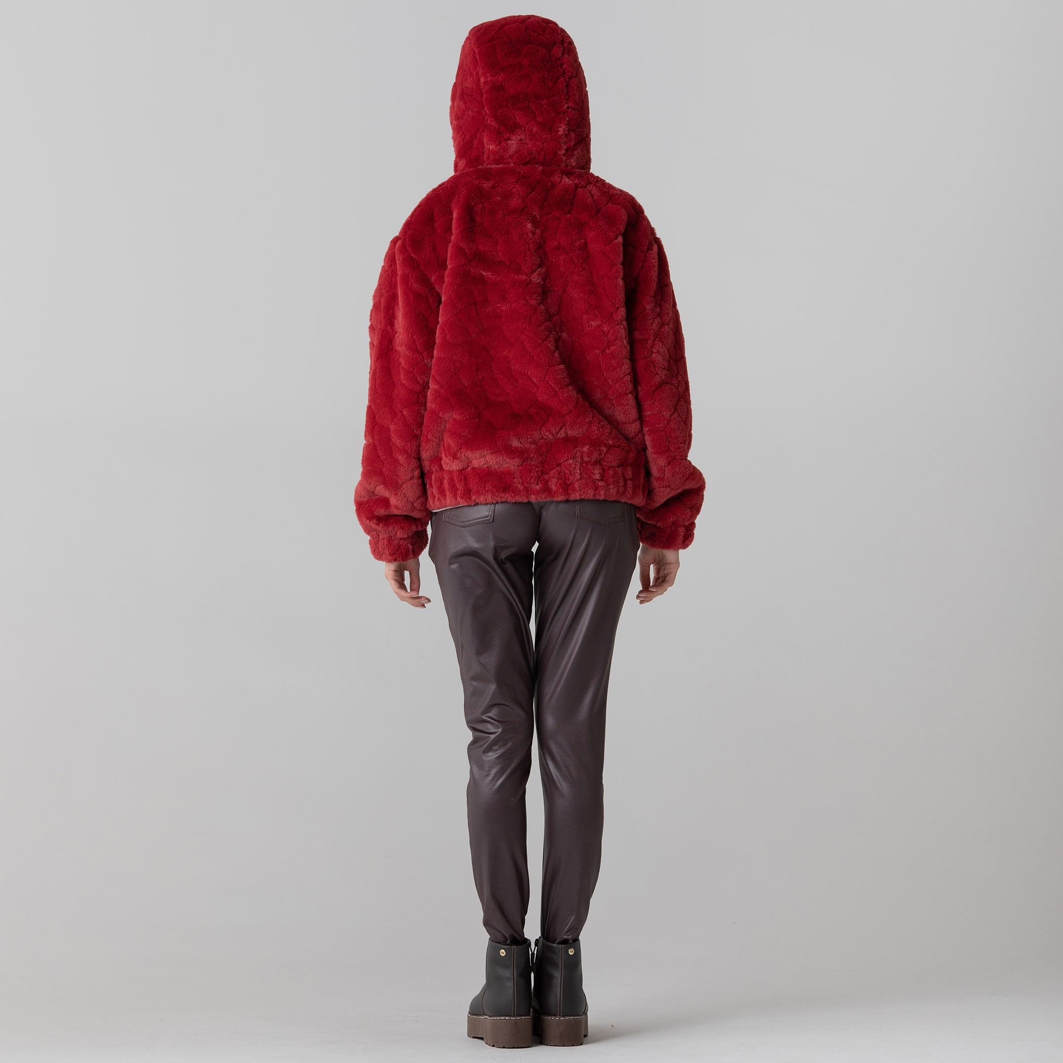Jaqueta feminina bomber teddy Bienna de pelo texturizado