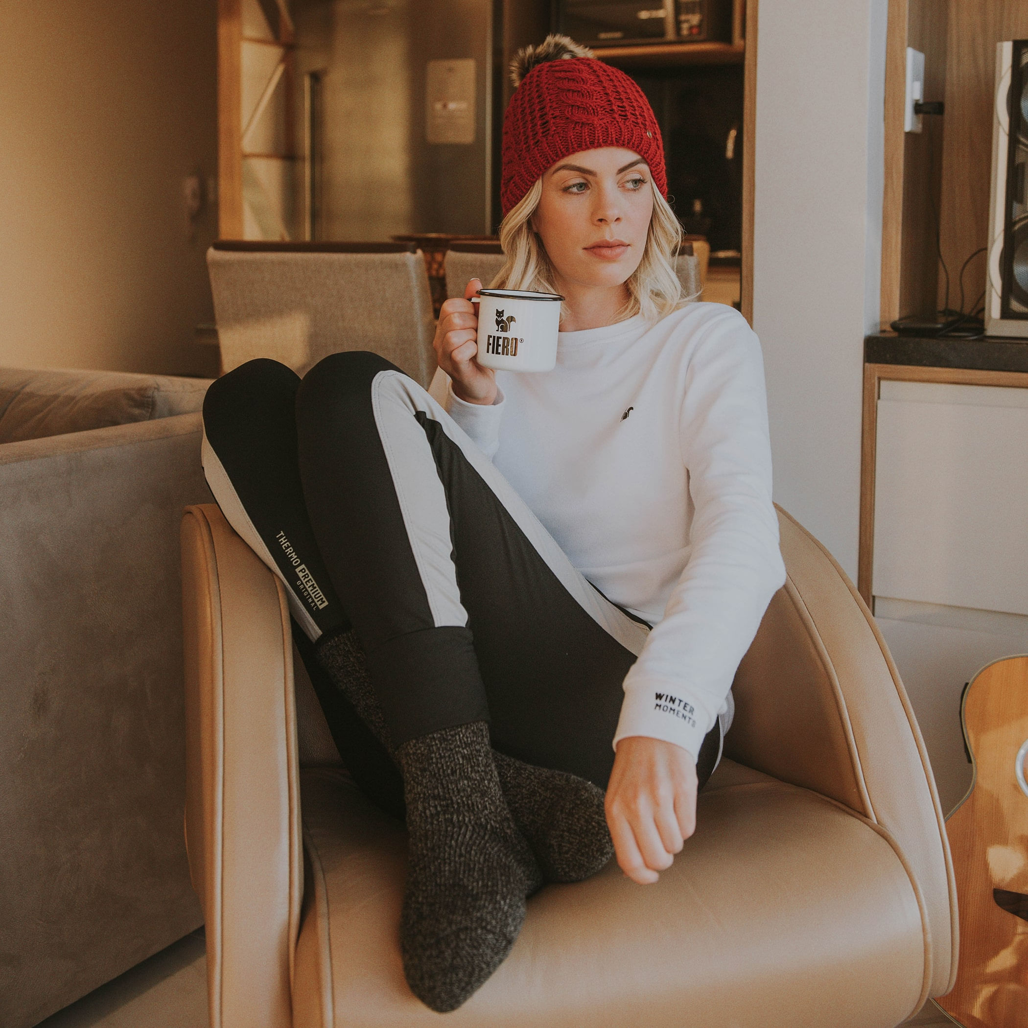 Gorro Feminino Pompom Copenhague forrado em lã