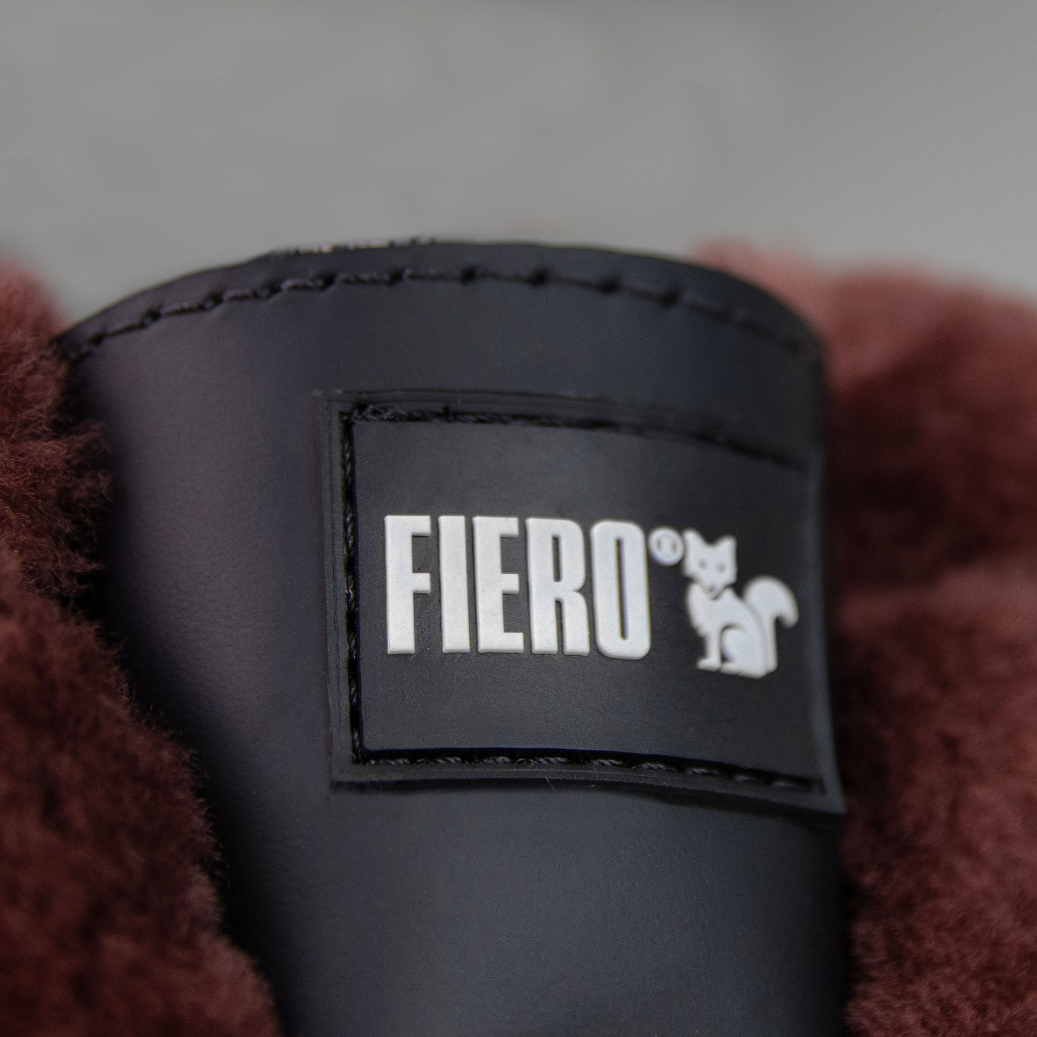 Bota feminina rasteira forrada em lã natural de carneiro Kenora Ref.:23658
