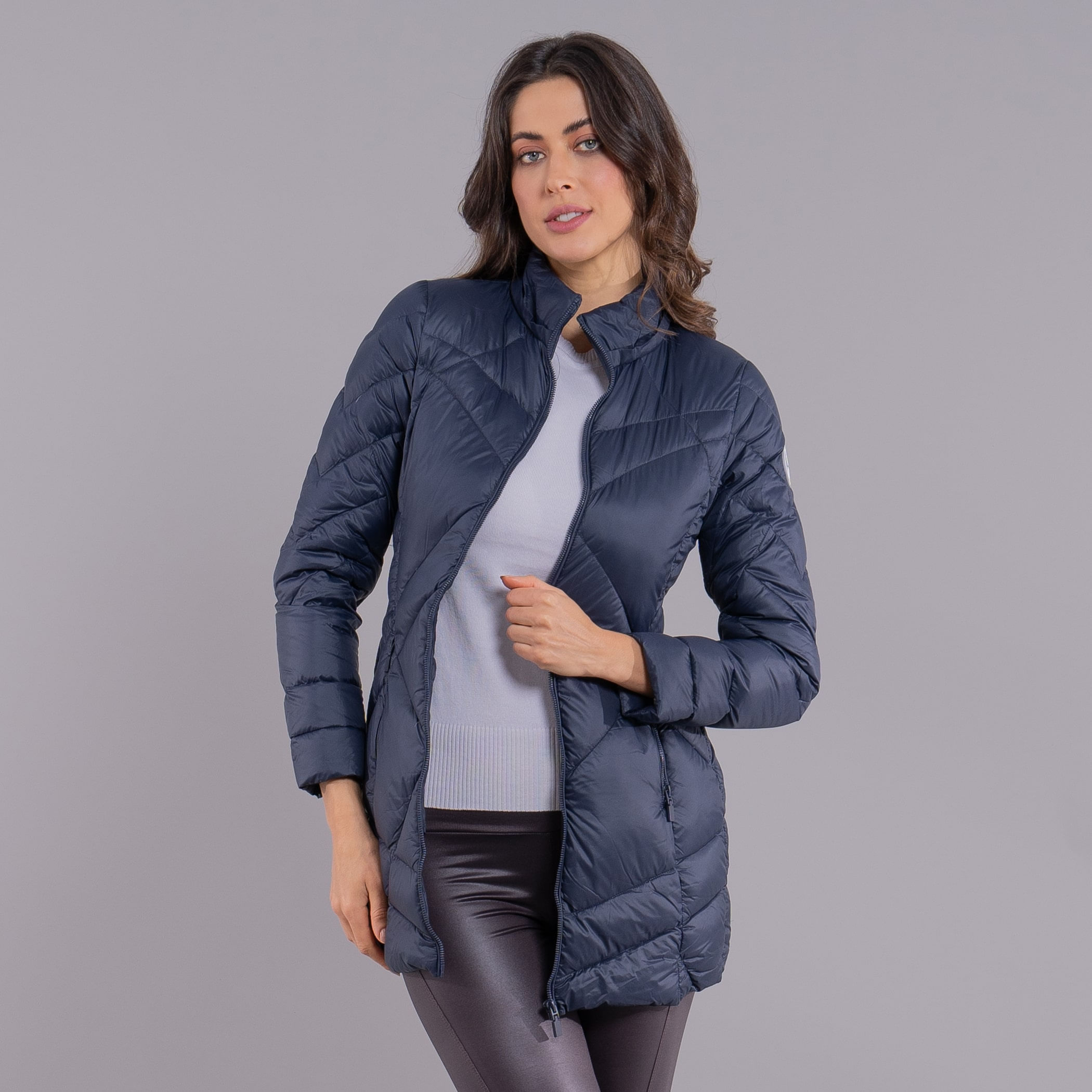 Casaco feminino puffer Ultralight Alpine Abondance de pluma com capuz removível