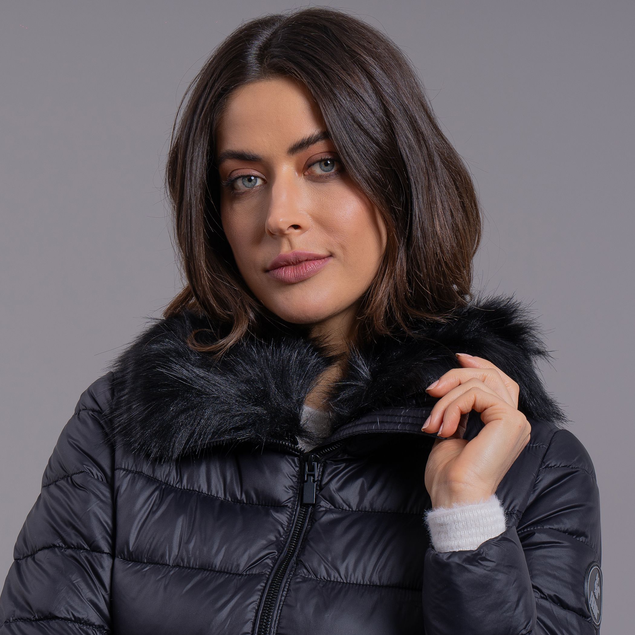 Casaco feminino puffer Tech Alpine Cairngorms com gola de pelos removíveis