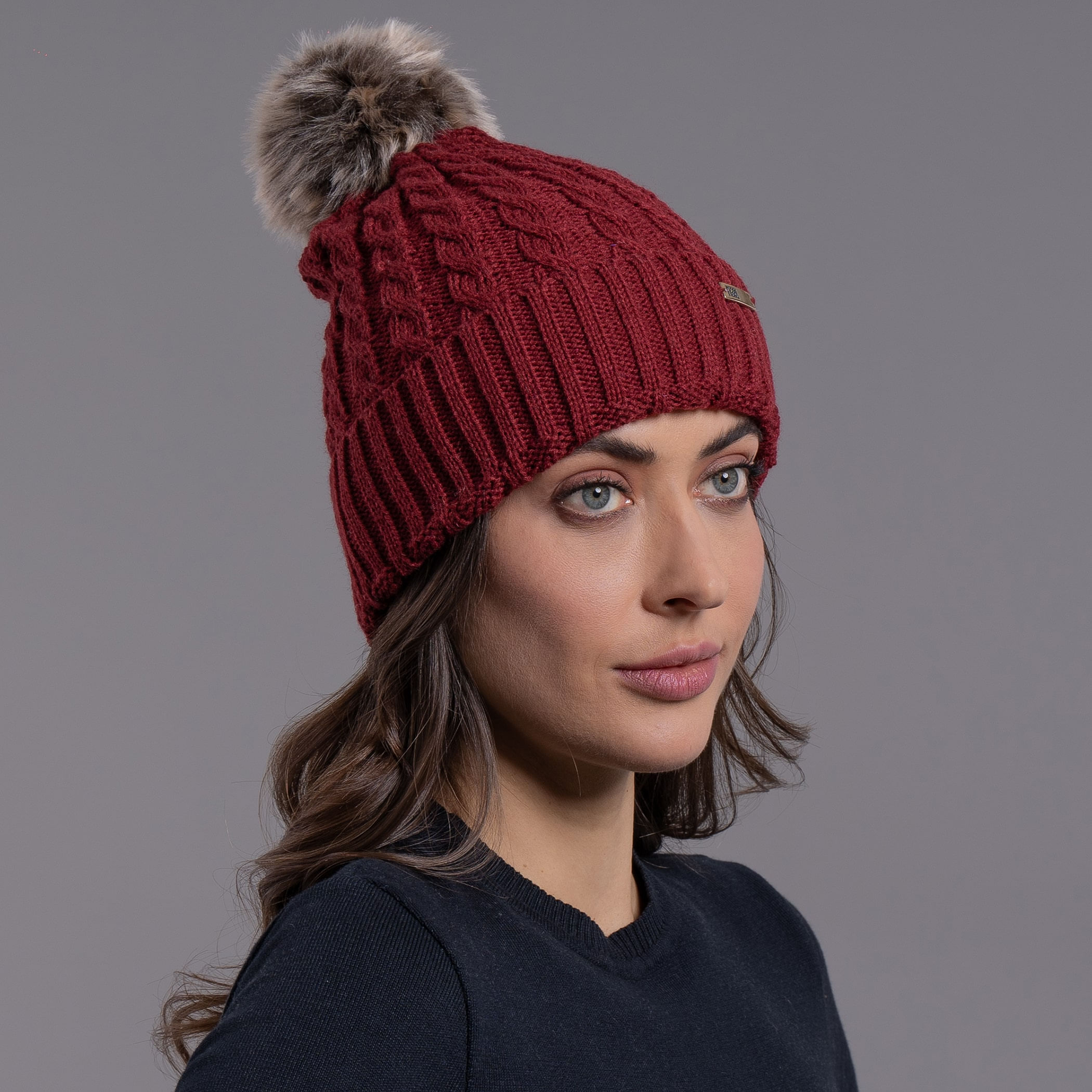 Gorro em tricô Vielas com pompom