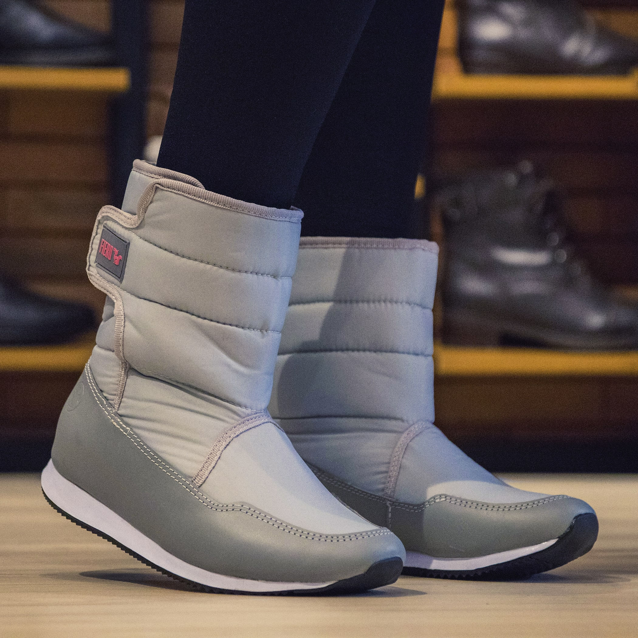 Bota Feminina Runny Padded Forrada em lã natural de carneiro Ref.:21418