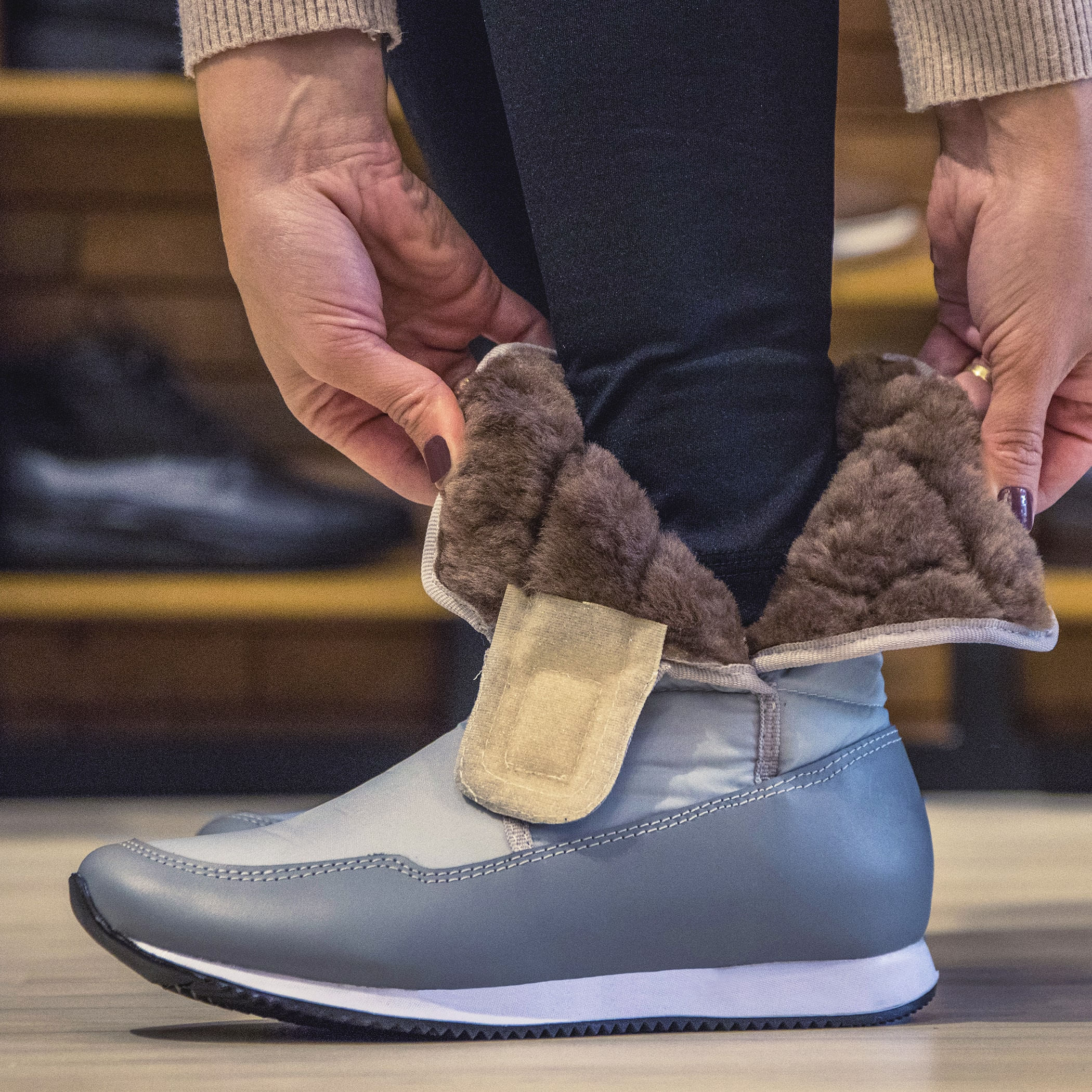 Bota Feminina Runny Padded Forrada em lã natural de carneiro Ref.:21418