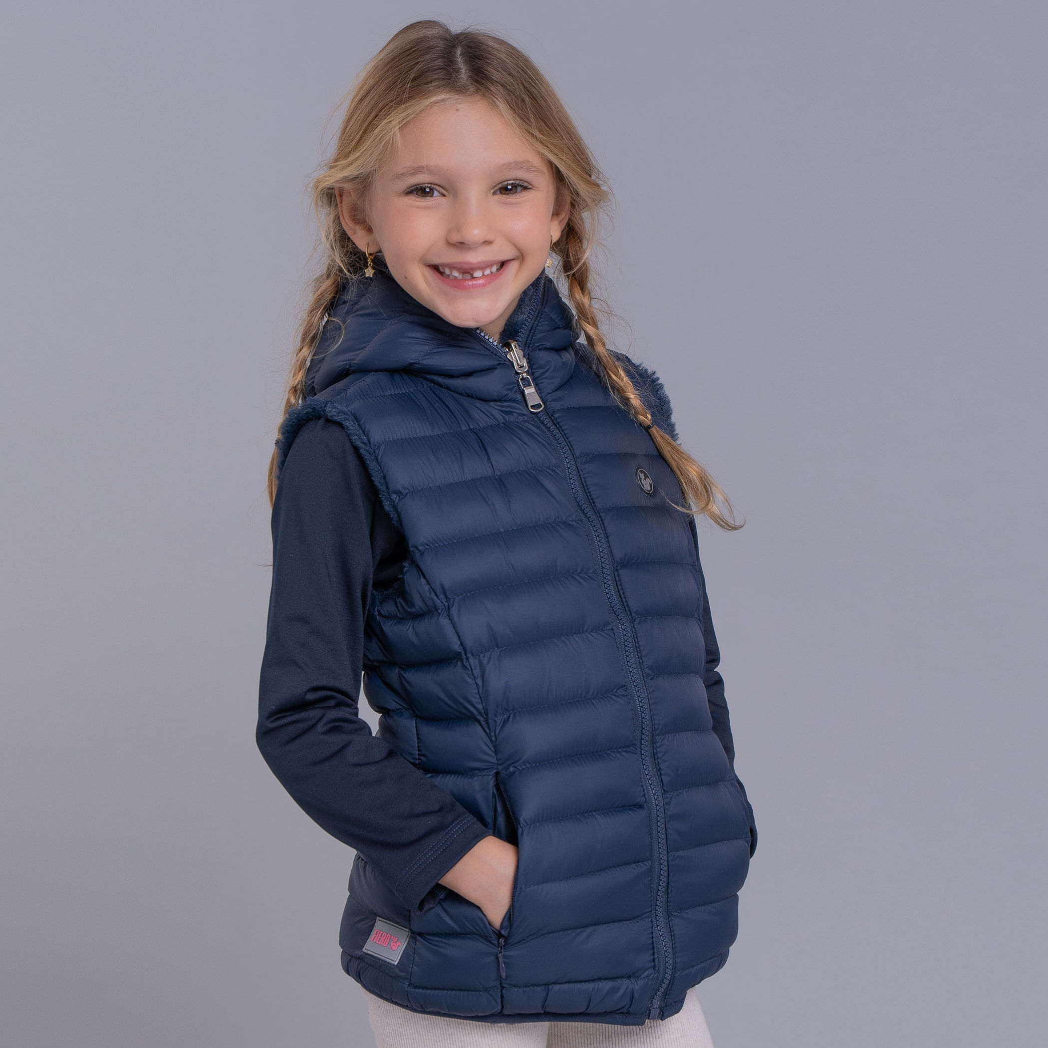 Colete infantil puffer Nagano reversível forrado com capuz