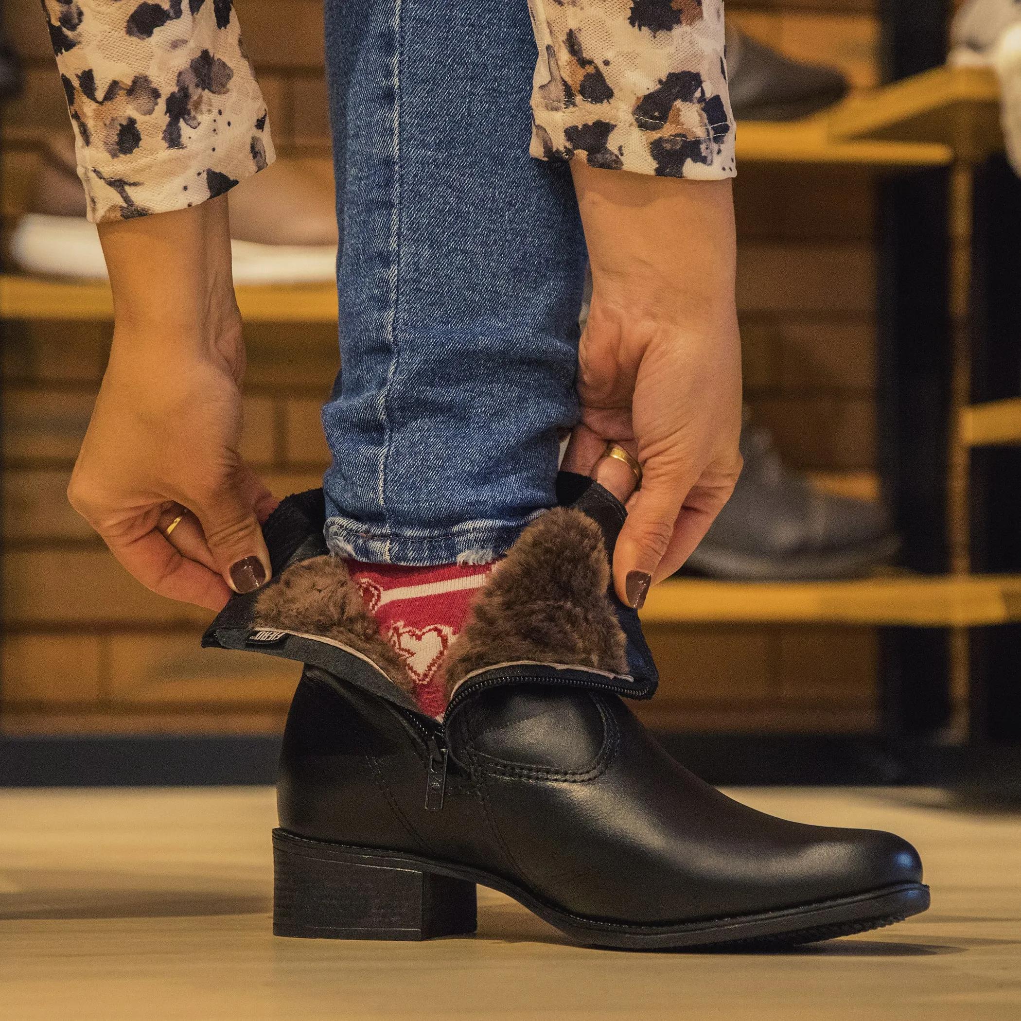 Bota Feminina Montaria All Day forrada em Lã natural de carneiro Ref.:803