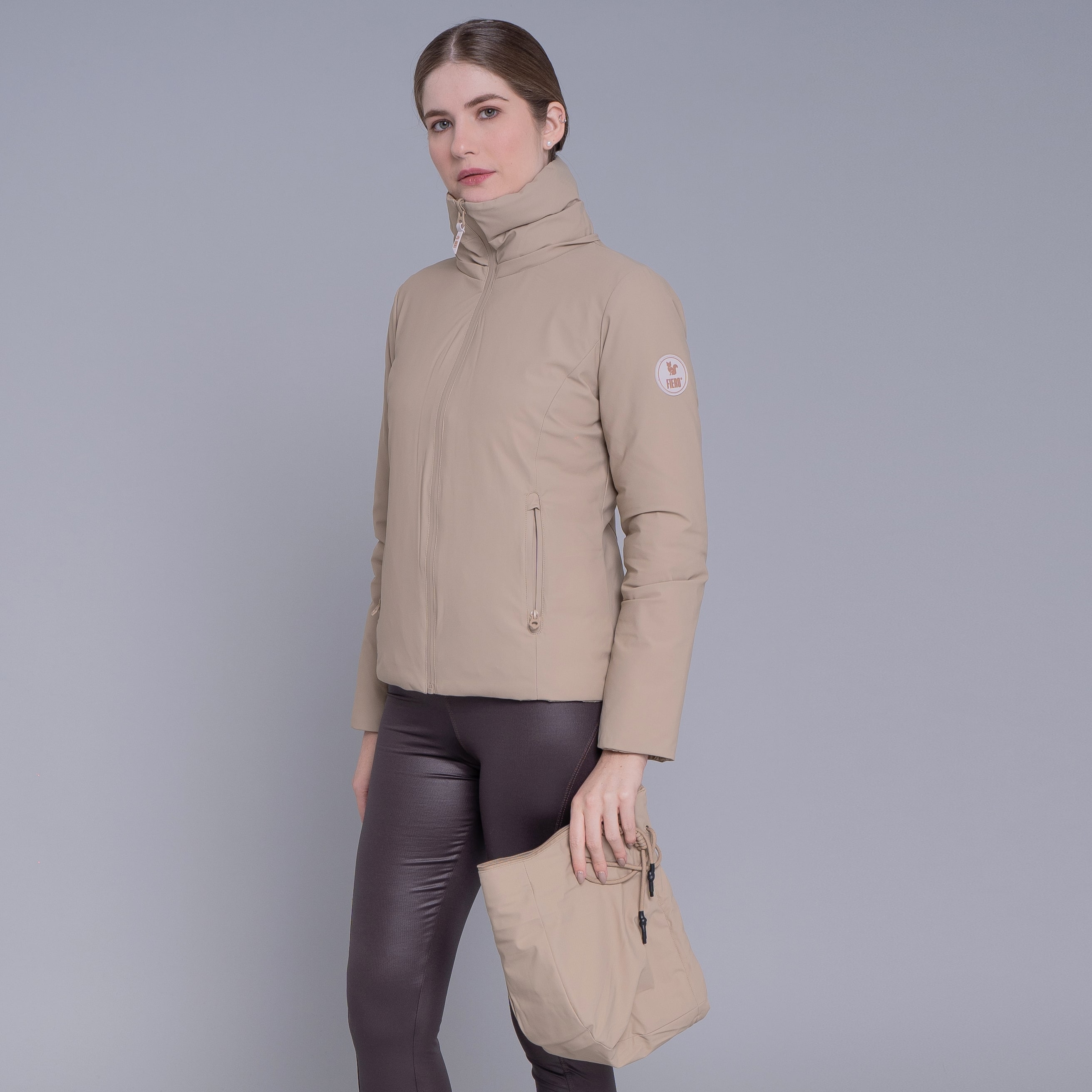 Jaqueta Feminina reversível Soft Alpine Wasi capuz removível