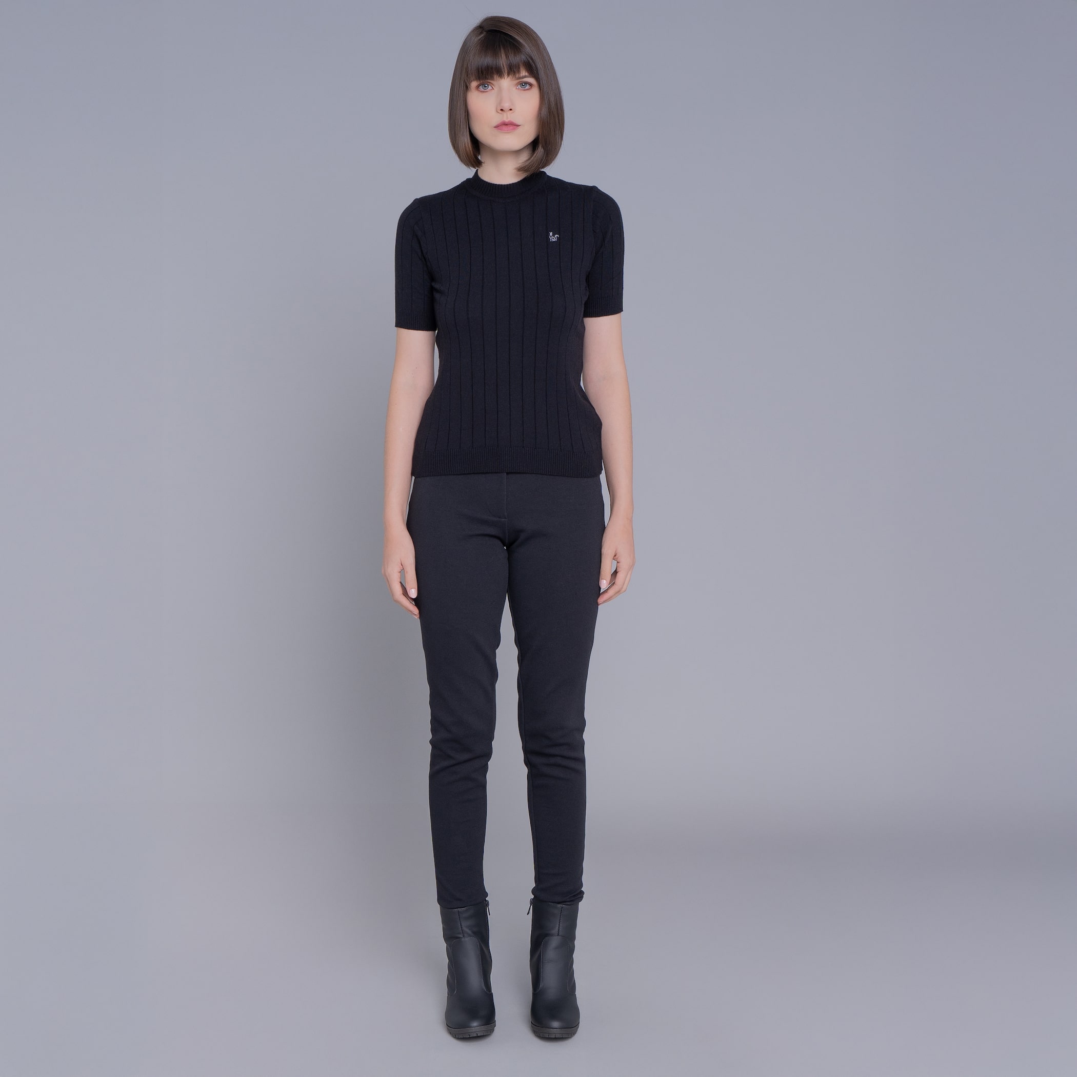 Blusa feminina manga curta de tricô canelado Los Castillos