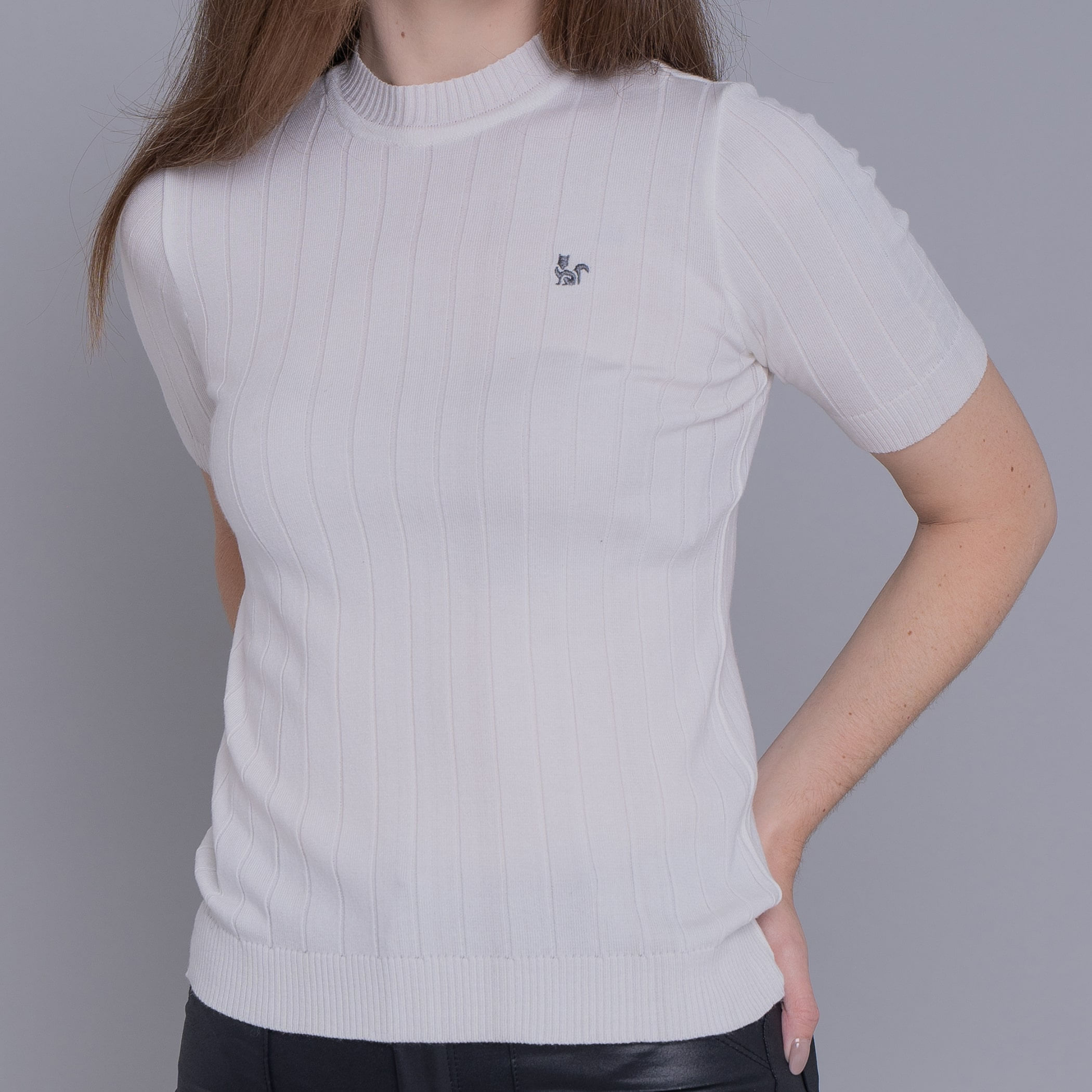 Blusa feminina manga curta de tricô canelado Los Castillos