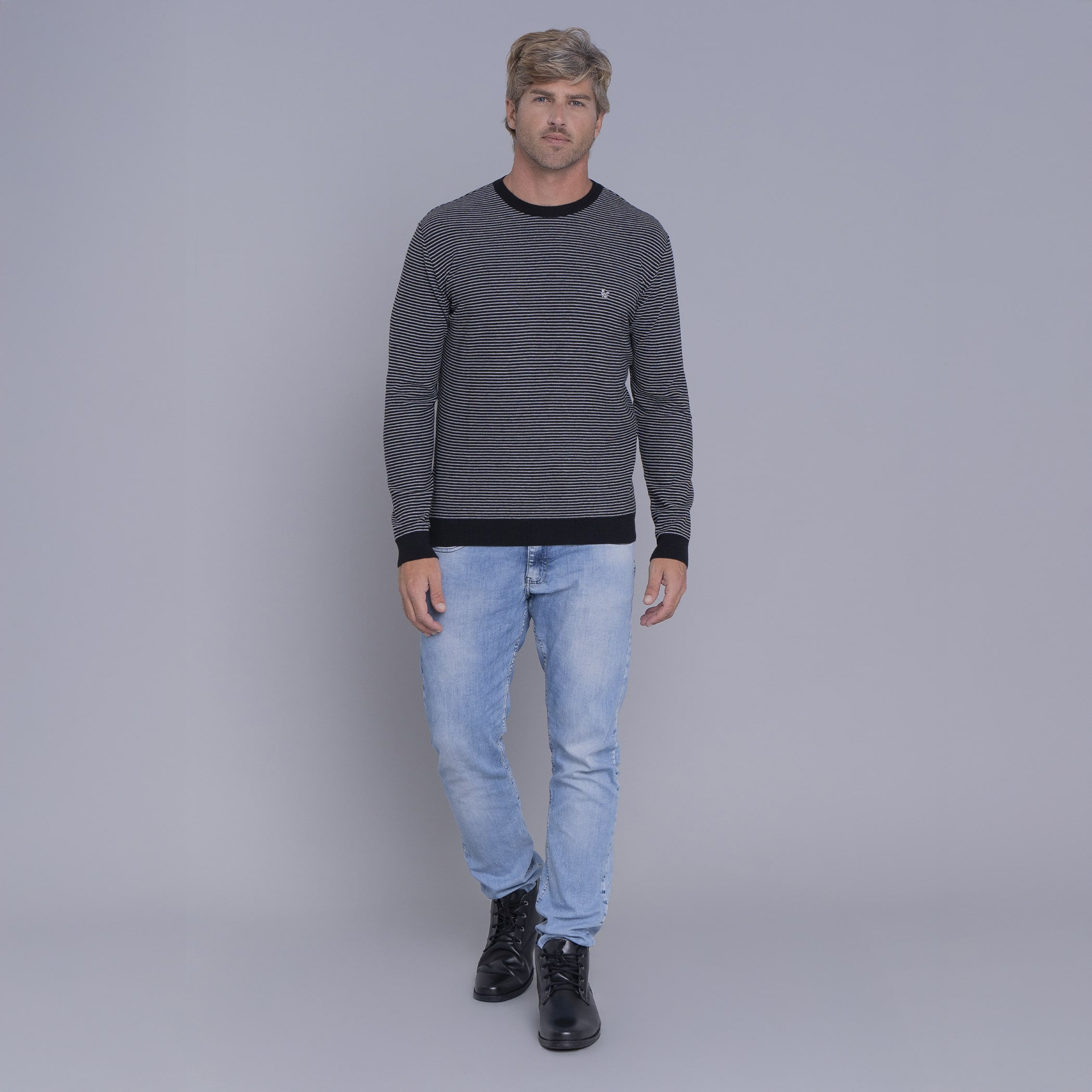 Suéter masculino em tricô listrado Anka com gola redonda