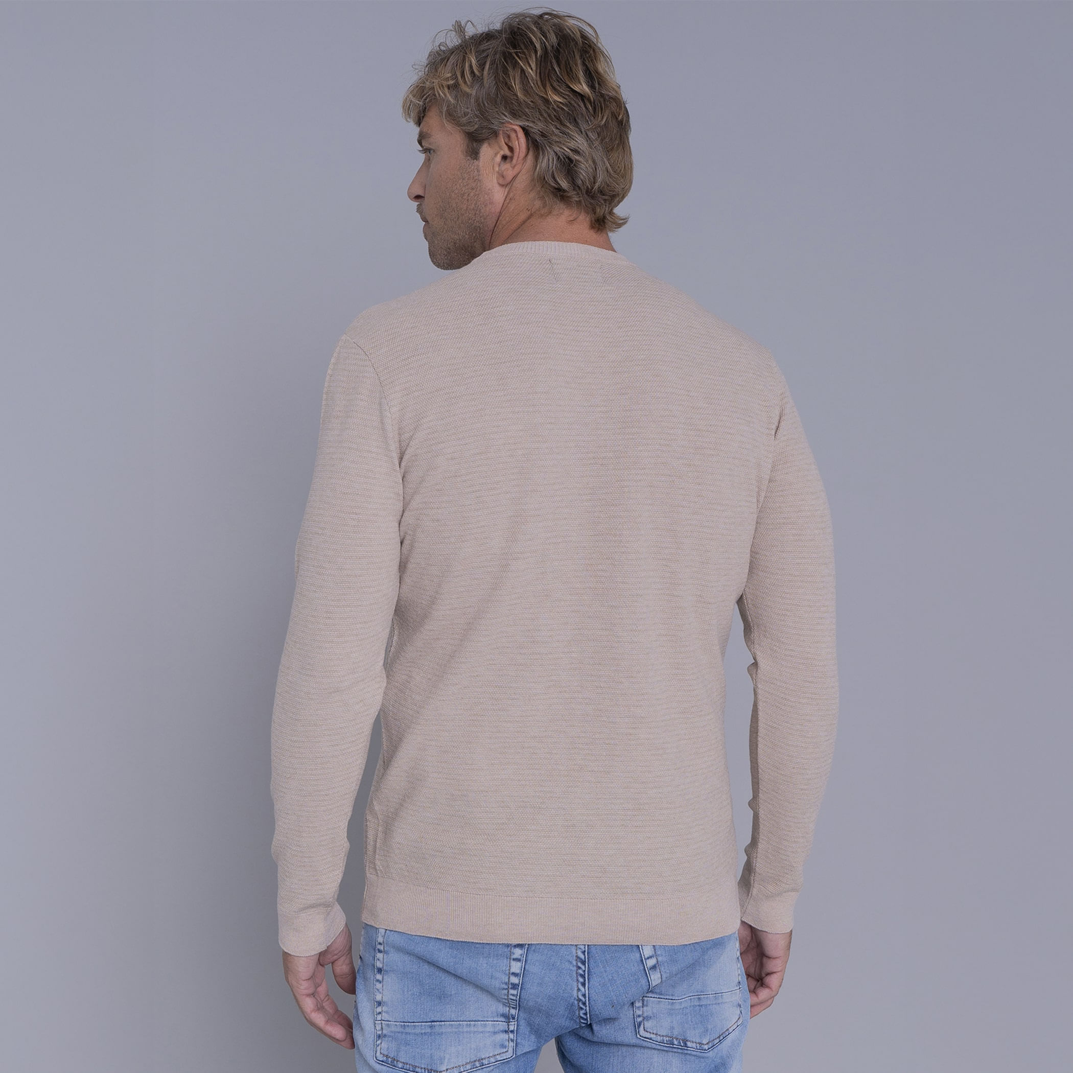 Suéter masculino em tricô listrado Anka com gola redonda