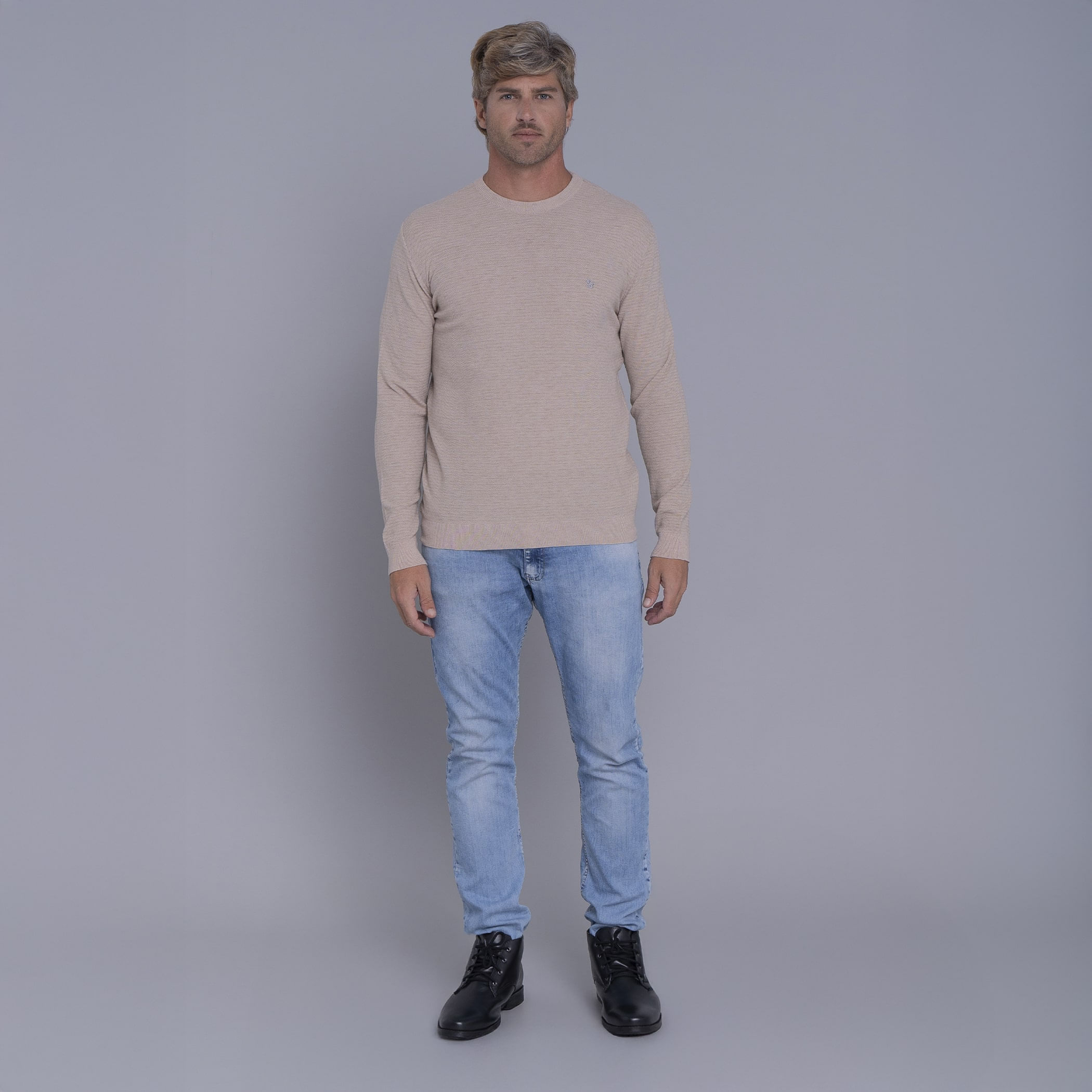 Suéter masculino em tricô listrado Anka com gola redonda