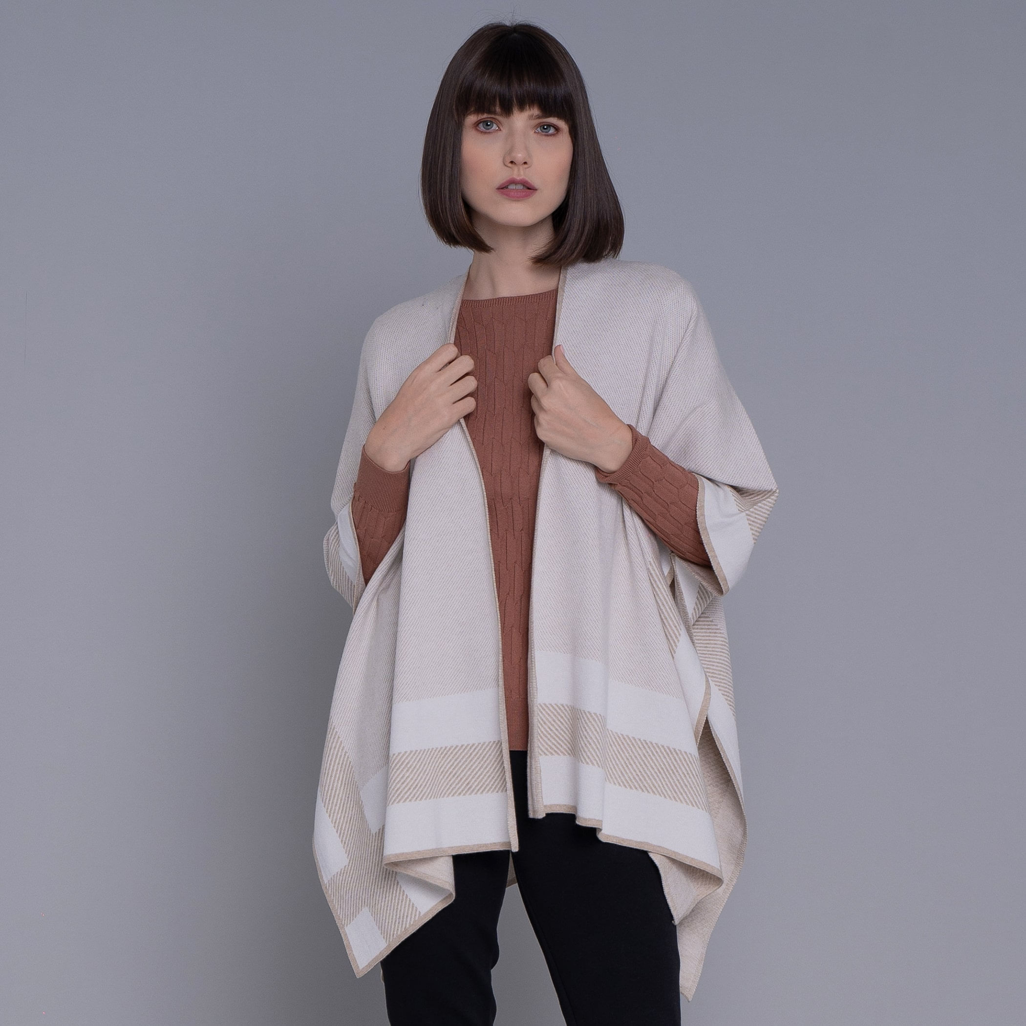 Poncho feminino de tricô premium Arawi para o inverno e frio