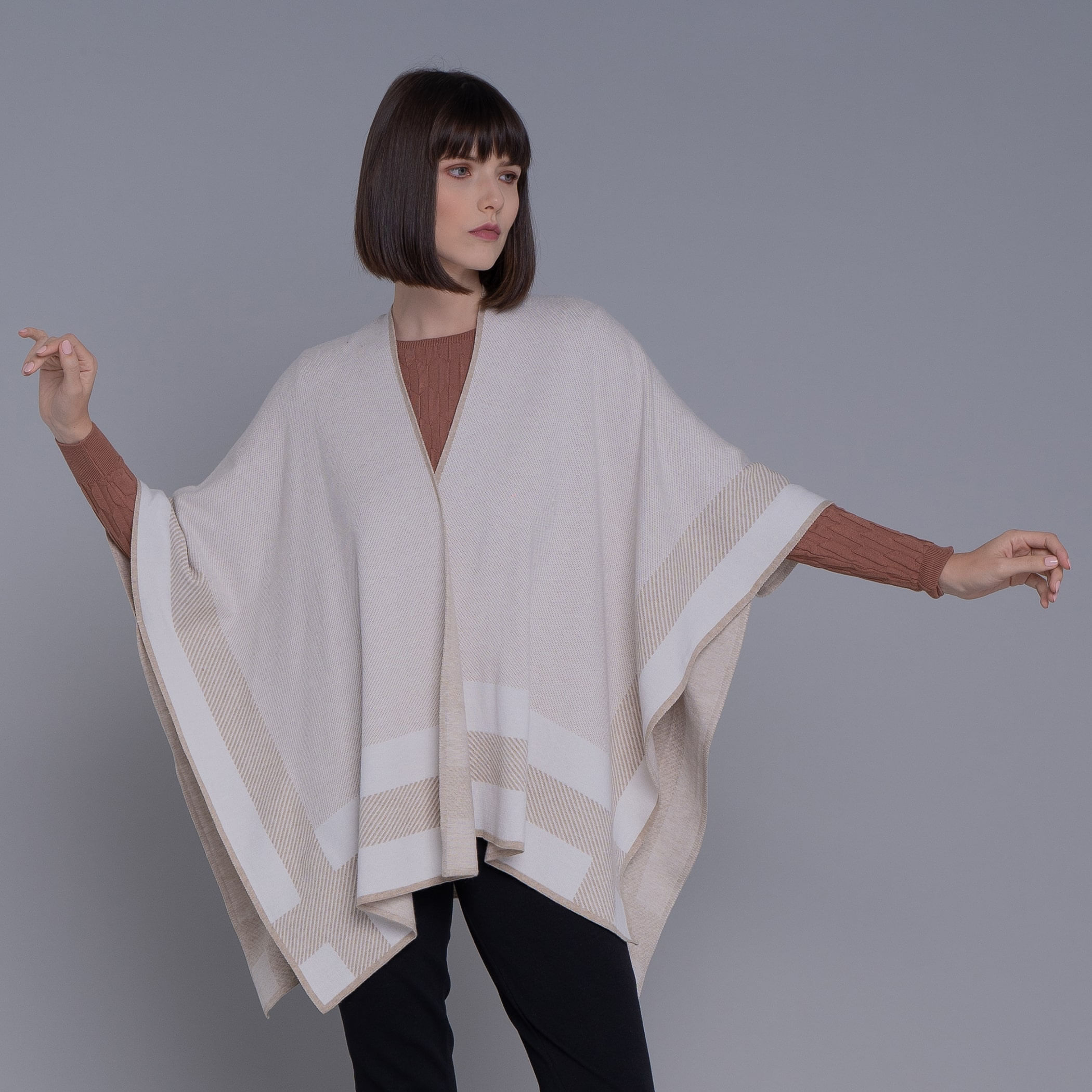 Poncho feminino de tricô premium Arawi para o inverno e frio