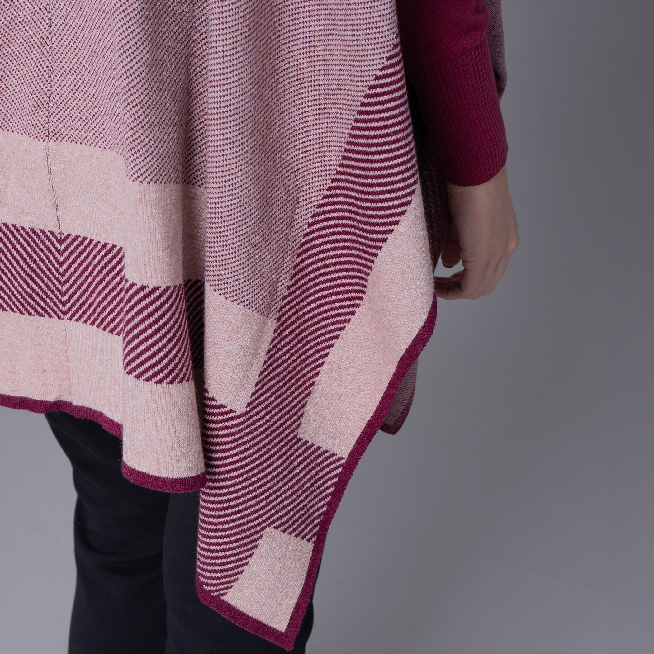 Poncho feminino de tricô premium Arawi para o inverno e frio