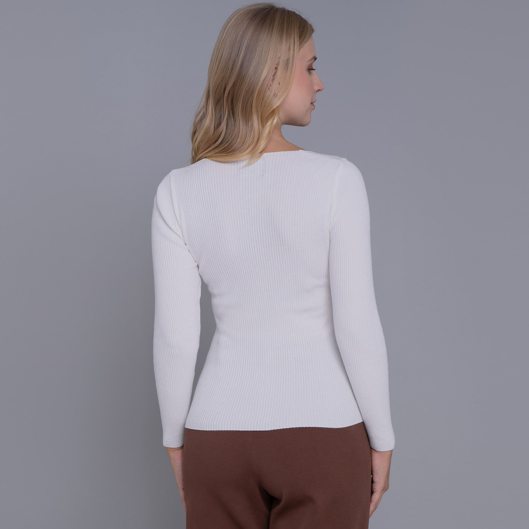 Blusa de tricot feminina canelada decote quadrado Maimará