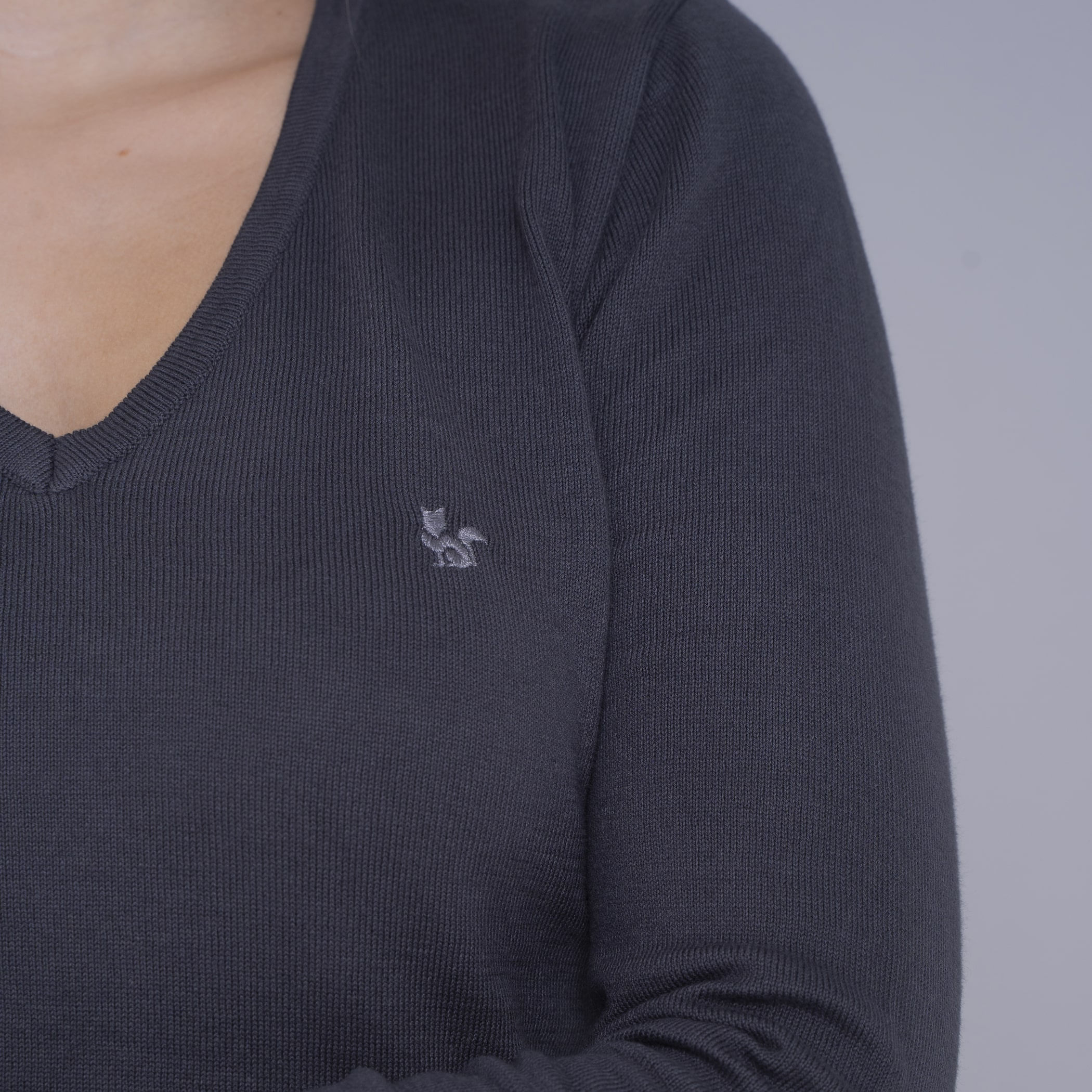 Suéter Feminino Tricô Premium Liso Brooklyn Gola V - CH