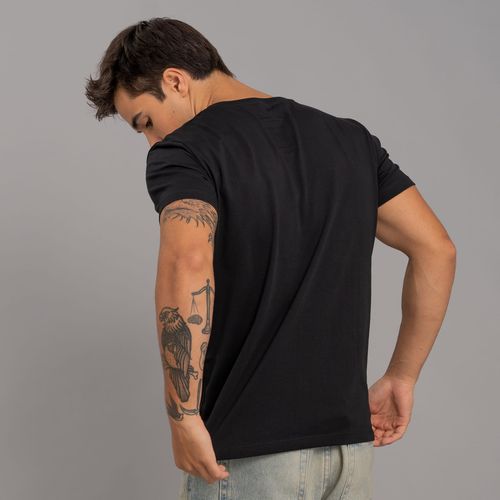 Camiseta Masculina Slim Fit Basic Manga curta